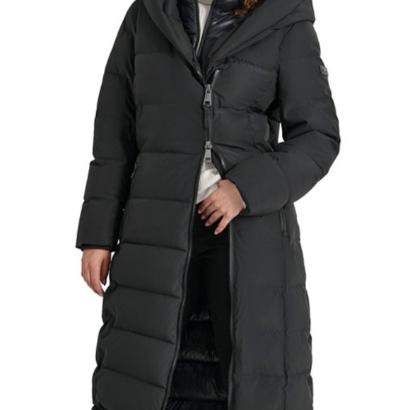 Black Knee Length Puffer Coat with Hood and Quilted Design - Picture 5 of 6